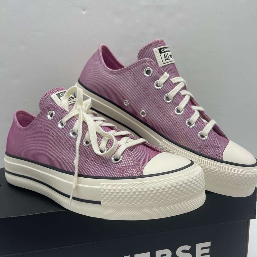 Converse WMNS Chuck Taylor All Star Lift Ox Platform Sparkle Low Top Sneakers - Picture 2 of 16